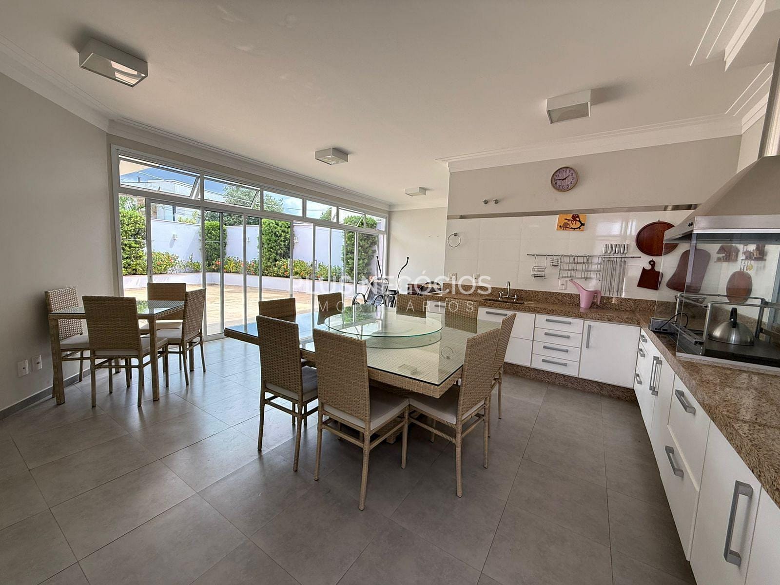 Casa, 4 quartos, 290 m² - Foto 24