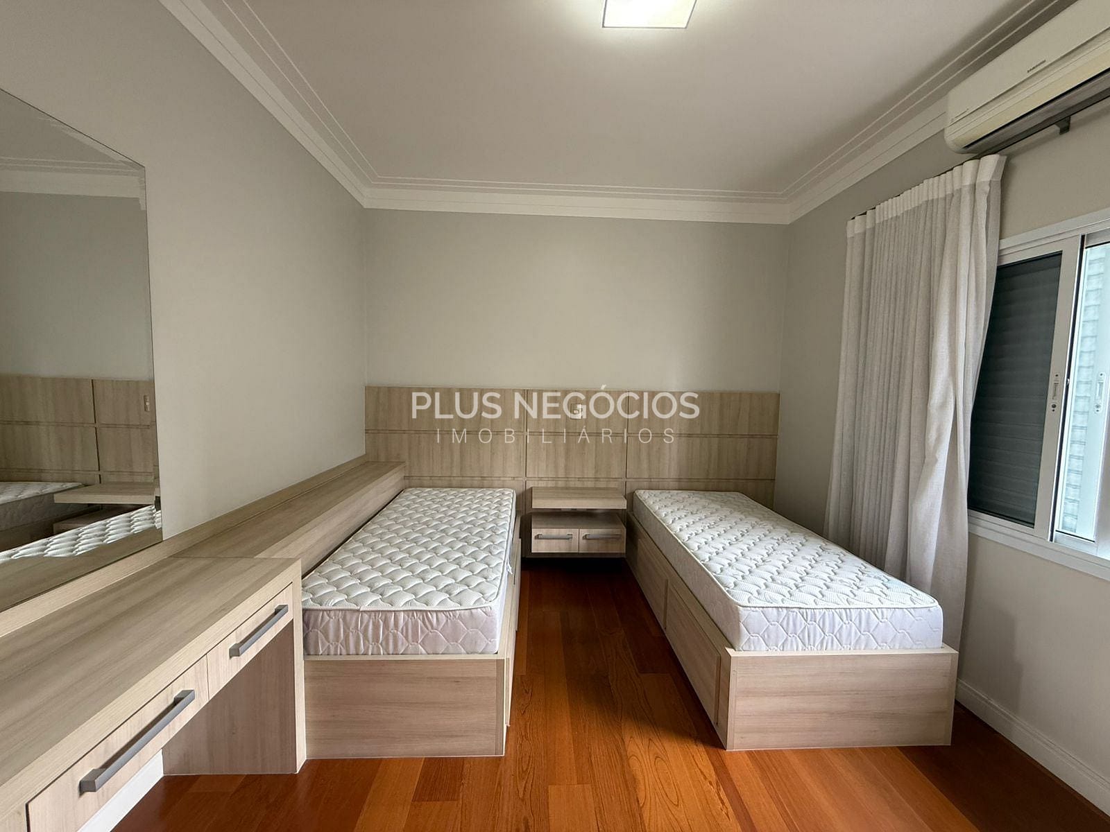 Casa, 4 quartos, 290 m² - Foto 43