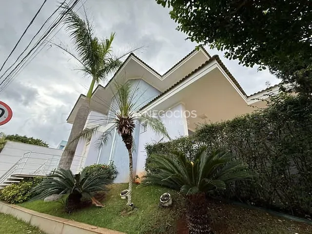 Casa com 367m² 4 quartos e 5 banheiros, à venda, no bairro Vila Rica em Sorocaba