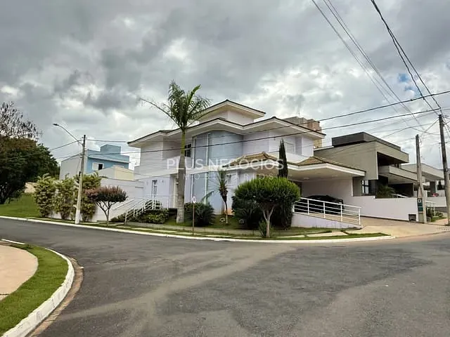 Casa com 367m² 4 quartos e 5 banheiros, à venda, no bairro Vila Rica em Sorocaba