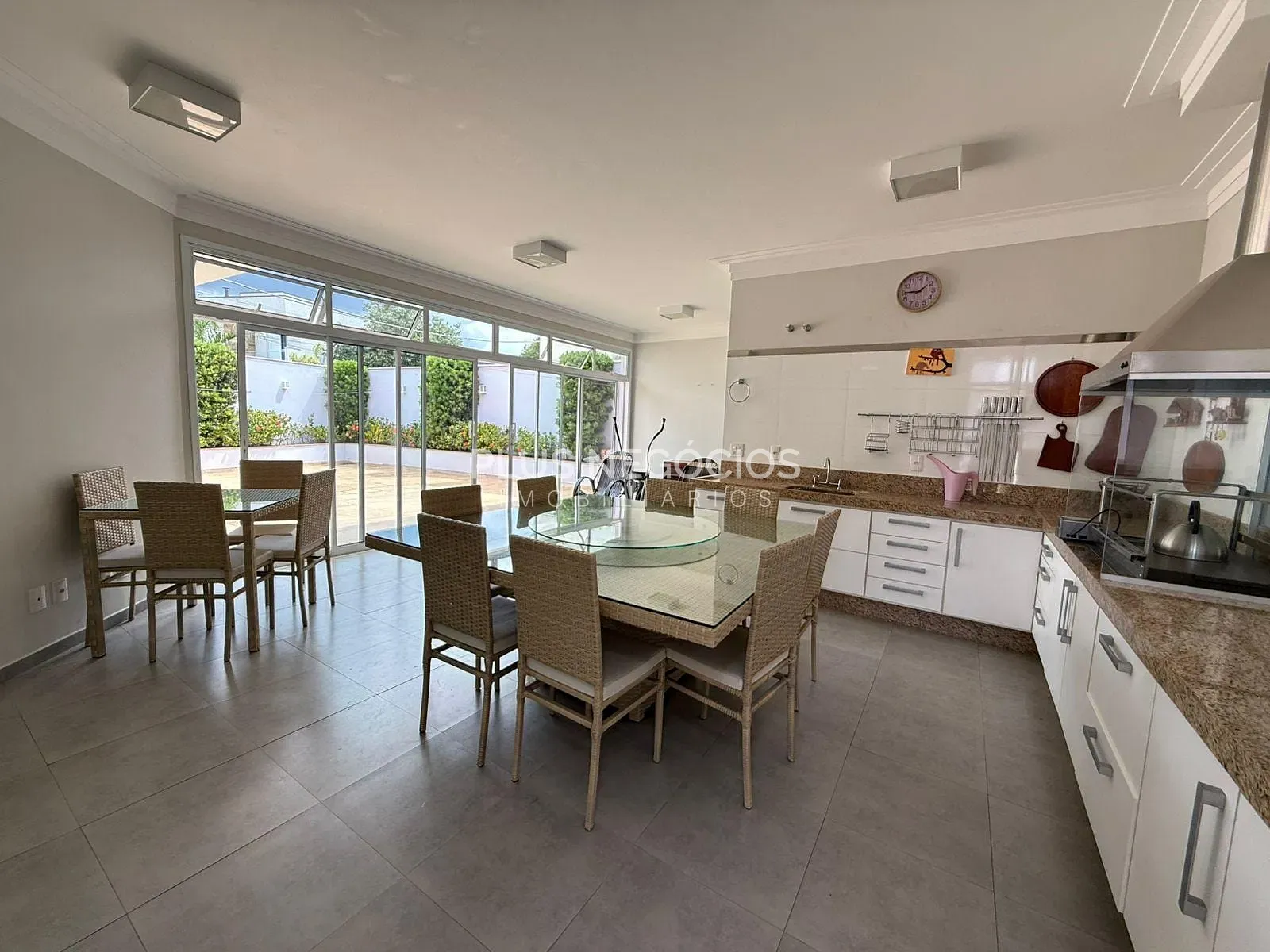 Casa, 4 quartos, 290 m² - Foto 24