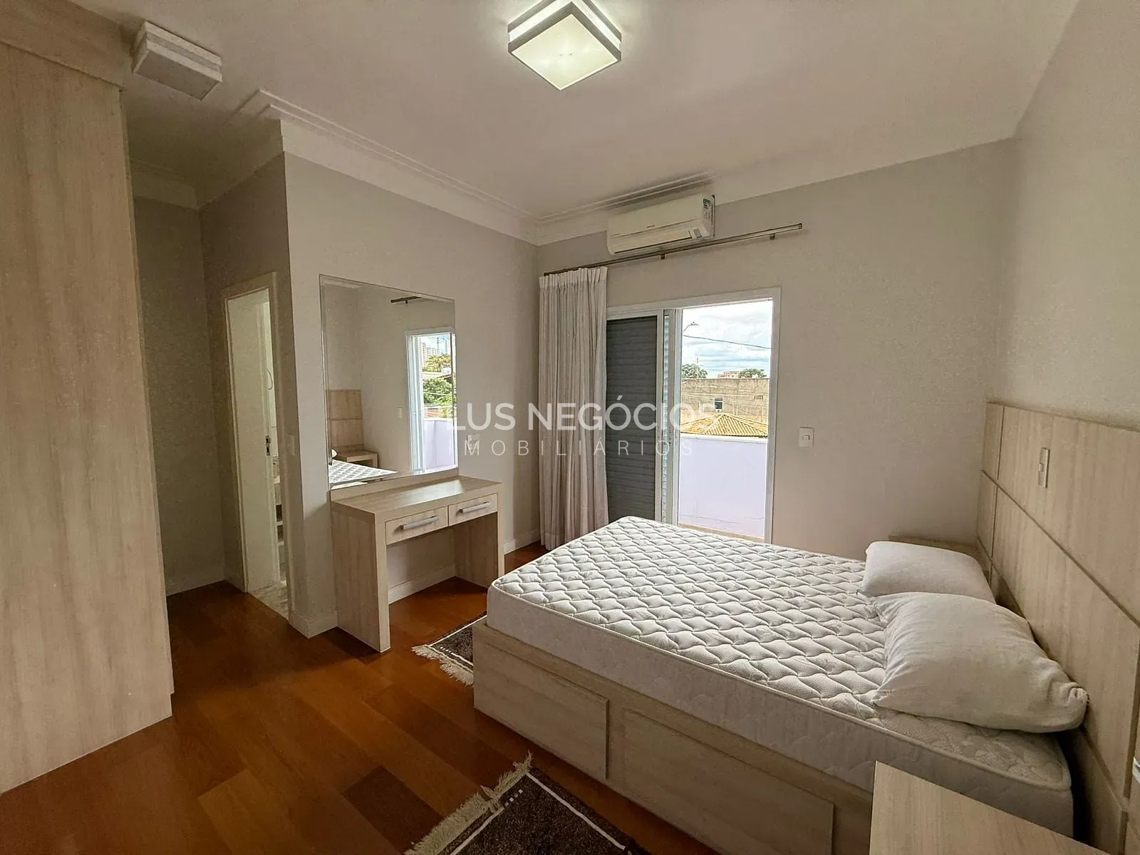 Casa, 4 quartos, 290 m² - Foto 45