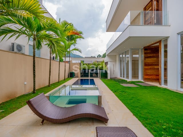 Casa com 500m² 4 quartos e 5 banheiros, à venda ou para alugar, no bairro Tamboré em Barueri