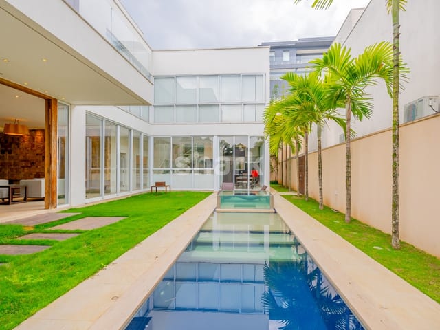 Casa com 500m² 4 quartos e 5 banheiros, à venda ou para alugar, no bairro Tamboré em Barueri