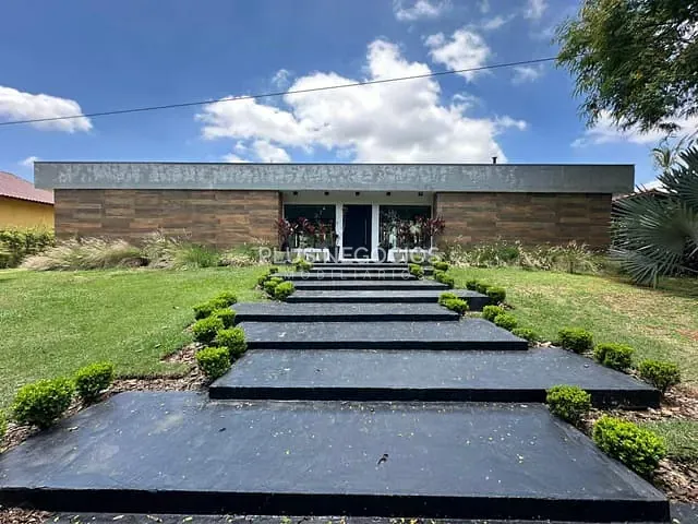 Casa com 1600m² 3 quartos e 5 banheiros, à venda, no bairro Vivendas do Lago em Sorocaba