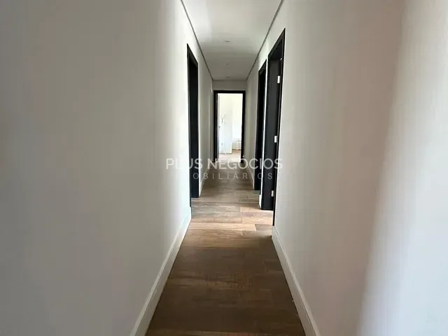 Casa com 1600m² 3 quartos e 5 banheiros, à venda, no bairro Vivendas do Lago em Sorocaba