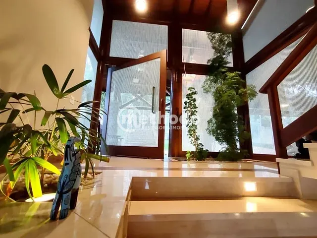 Casa com 2000m² 4 quartos e 5 banheiros, à venda, no bairro Parque Nova Suica em Valinhos