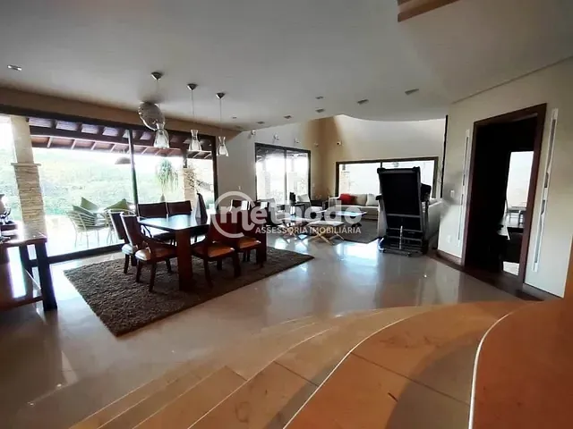 Casa com 2000m² 4 quartos e 5 banheiros, à venda, no bairro Parque Nova Suica em Valinhos