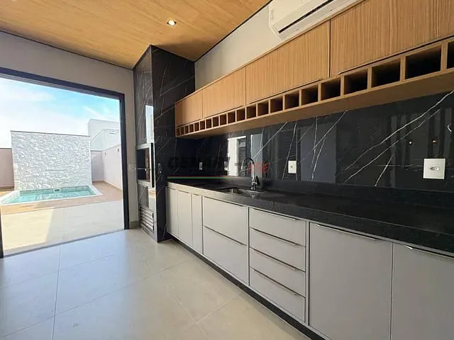 Casa com 300m² 3 quartos e 4 banheiros, à venda, no bairro Jardim Residencial Dona Maria Candida em Indaiatuba