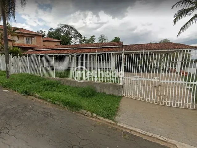 Casa com 1820m² 5 quartos e 6 banheiros, à venda ou para alugar, no bairro Parque Taquaral em Campinas
