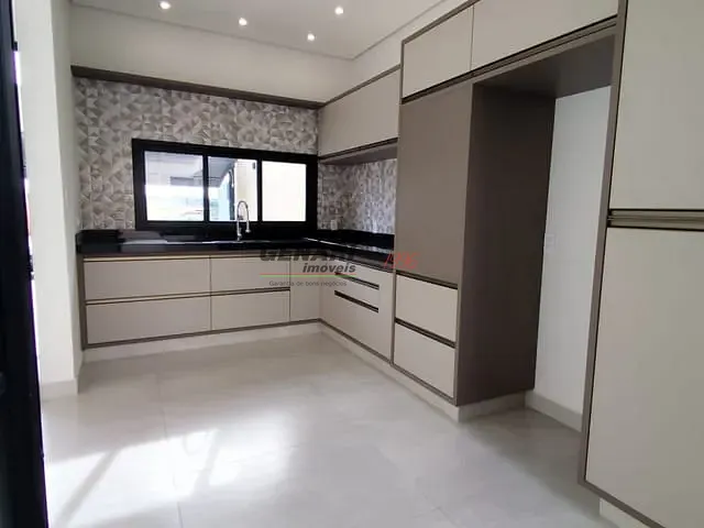 Casa com 150m² 3 quartos e 2 banheiros, à venda, no bairro Jardim Bom Sucesso em Indaiatuba