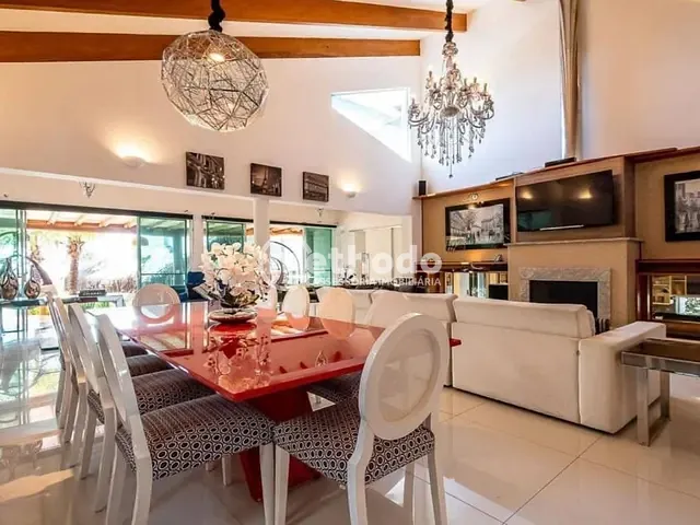 Casa com 1246m² 4 quartos e 6 banheiros, à venda, no bairro Pinheiro em Valinhos