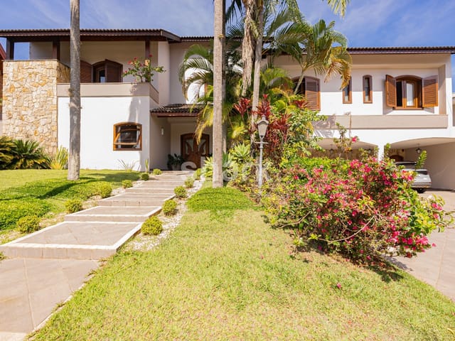 Casa com 840m² 5 quartos e 8 banheiros, à venda, no bairro Alphaville Residencial Dois em Barueri