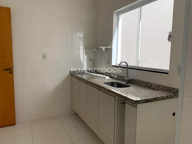 Casa 3 quartos e 3 banheiros, à venda, no bairro Aparecidinha em Sorocaba