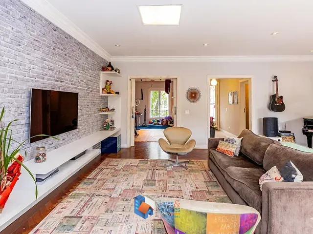 Casa com 200m² 4 quartos e 6 banheiros, à venda, no bairro Jardim Cordeiro em São Paulo