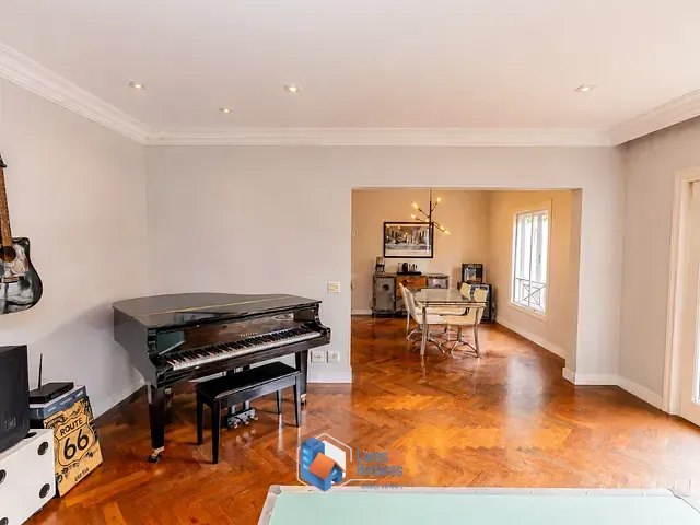 Casa com 200m² 4 quartos e 6 banheiros, à venda, no bairro Jardim Cordeiro em São Paulo