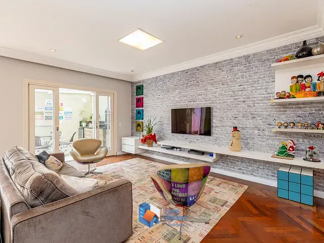 Casa com 200m² 4 quartos e 6 banheiros, à venda, no bairro Jardim Cordeiro em São Paulo