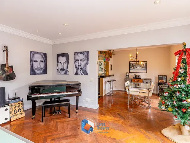 Casa com 200m² 4 quartos e 6 banheiros, à venda, no bairro Jardim Cordeiro em São Paulo