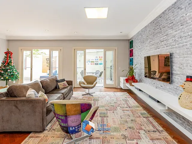 Casa com 200m² 4 quartos e 6 banheiros, à venda, no bairro Jardim Cordeiro em São Paulo