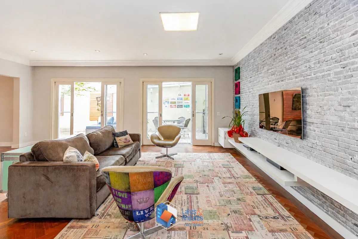 Casa, 4 quartos, 247 m² - Foto 1