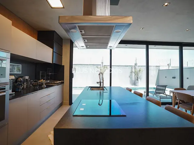 Casa com 426m² 4 quartos e 6 banheiros, à venda, no bairro Alphaville Nova Esplanada em Votorantim