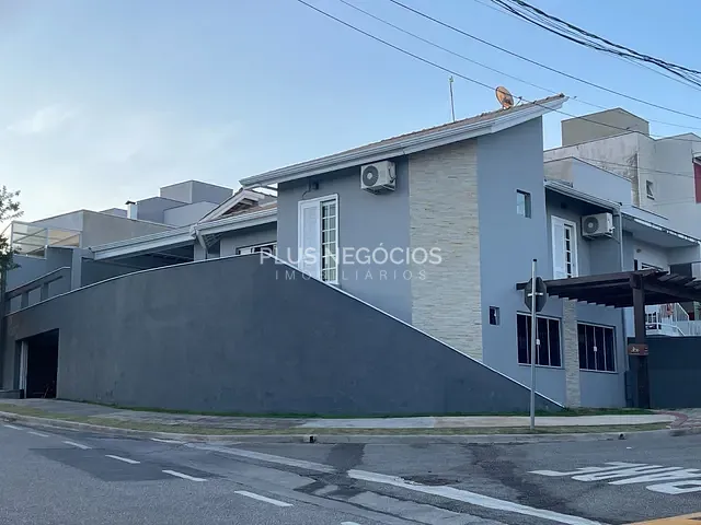 Casa com 193m² 4 quartos e 3 banheiros, à venda, no bairro Horto Florestal em Sorocaba