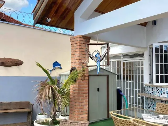 Casa com 300m² 3 quartos e 3 banheiros, à venda, no bairro Jardim Leocádia em Sorocaba