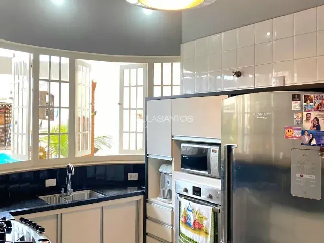 Casa com 300m² 3 quartos e 3 banheiros, à venda, no bairro Jardim Leocádia em Sorocaba