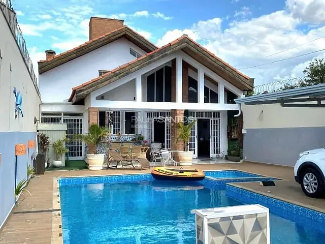 Casa com 300m² 3 quartos e 3 banheiros, à venda, no bairro Jardim Leocádia em Sorocaba