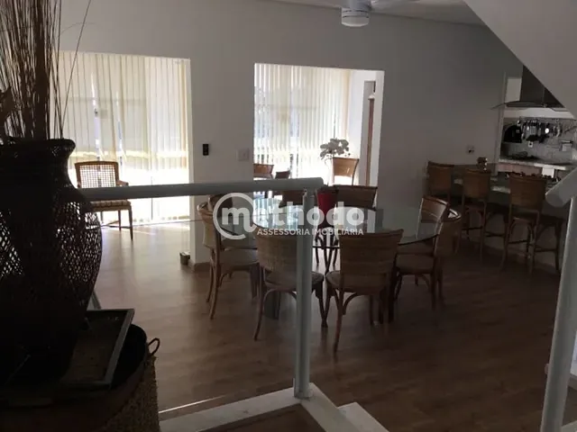 Casa com 450m² 3 quartos e 3 banheiros, à venda, no bairro Condomínio Residencial Terras do Caribe em Valinhos