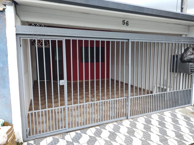 Casa com 125m² 2 quartos e 2 banheiros, para alugar, no bairro Conjunto Residencial Araretama em Pindamonhangaba