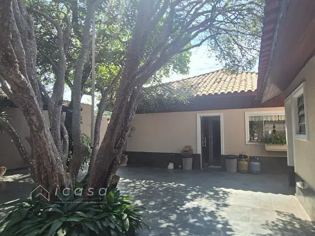 Casa com 625m² 3 quartos e 2 banheiros, à venda, no bairro Palmeiras de São José em São José dos Campos