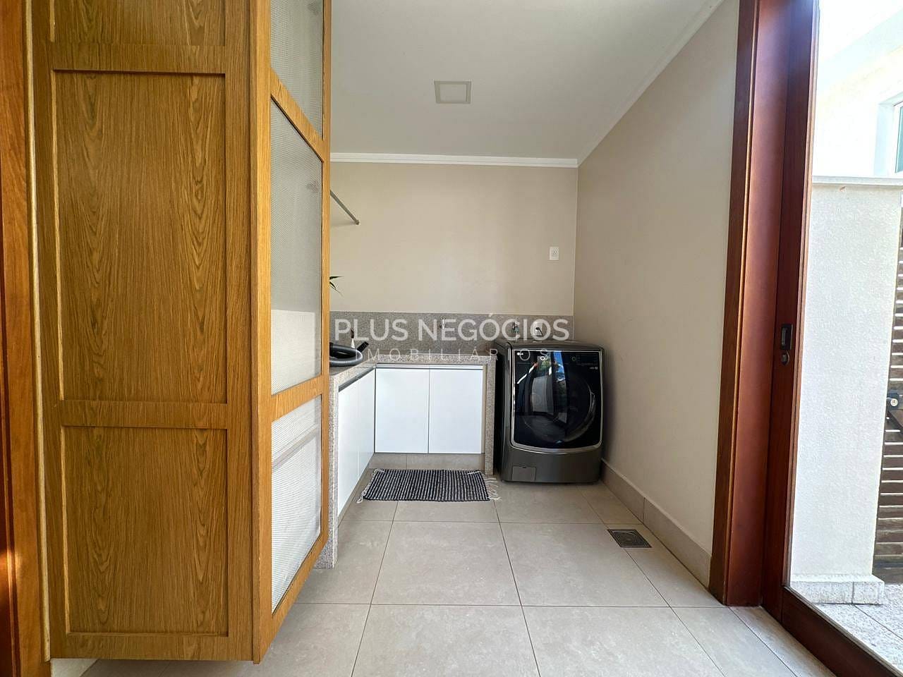 Casa, 3 quartos, 337 m² - Foto 25