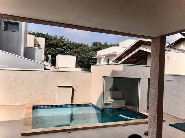 Casa com 267m² 3 quartos e 4 banheiros, à venda, no bairro Centro em Tremembé
