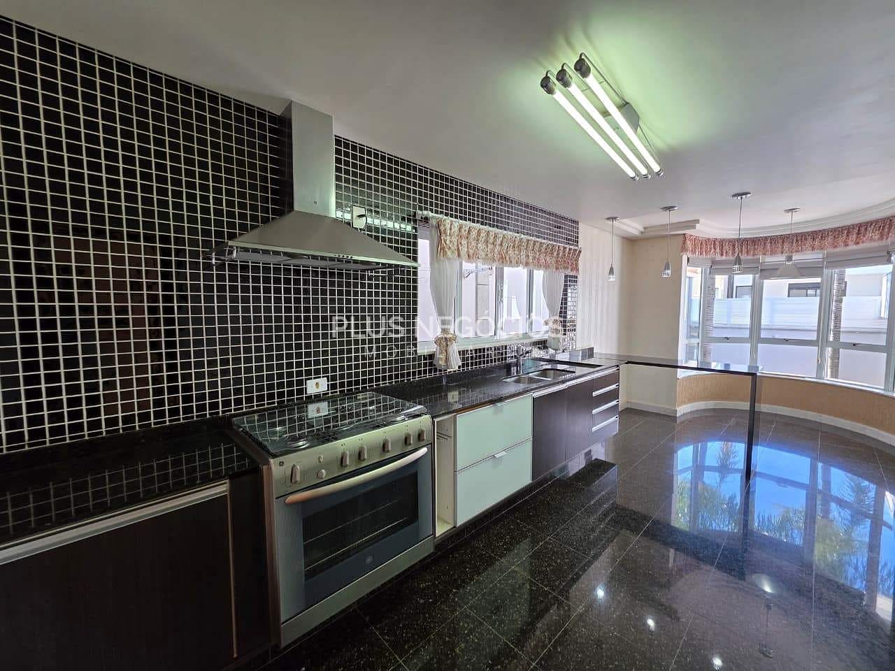 Casa, 3 quartos, 270 m² - Foto 23