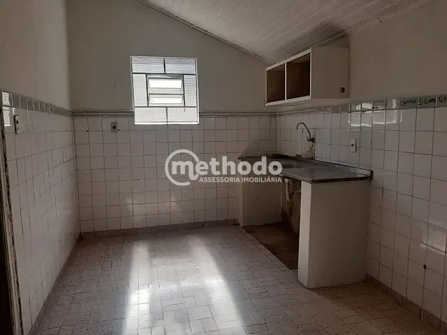 Casa com 375m² 1 quarto e 2 banheiros, à venda, no bairro Vila Marieta em Campinas
