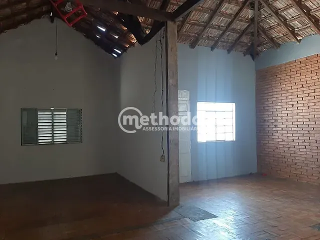 Casa com 375m² 1 quarto e 2 banheiros, à venda, no bairro Vila Marieta em Campinas