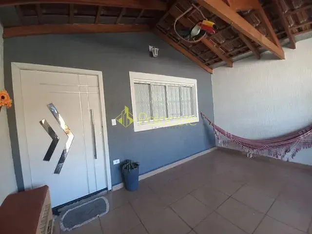 Casa 3 quartos e 2 banheiros, à venda, no bairro Jardim Hípica Pinheiro em Taubaté