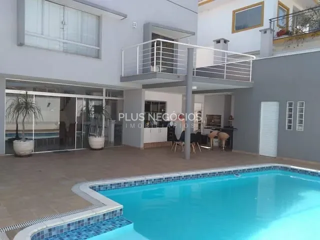 Casa com 360m² 3 quartos e 6 banheiros, à venda, no bairro Aparecidinha em Sorocaba