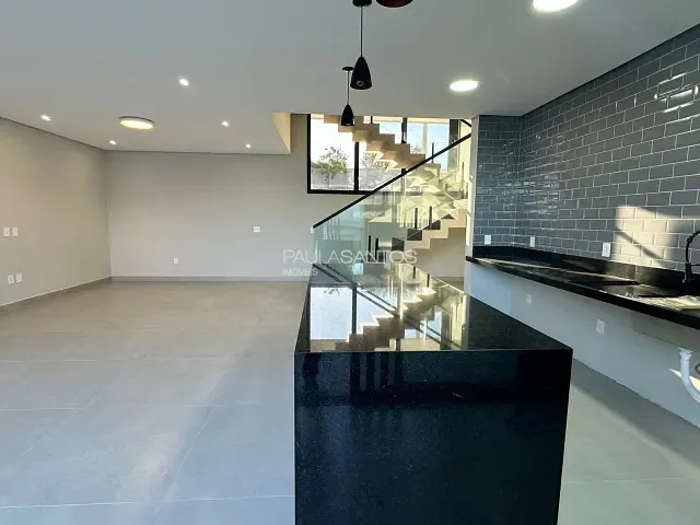 Casa com 215m² 3 quartos e 5 banheiros, à venda, no bairro Wanel Ville em Sorocaba