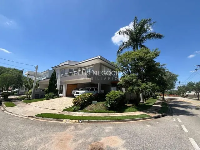Casa com 350m² 4 quartos e 6 banheiros, à venda, no bairro Iporanga em Sorocaba
