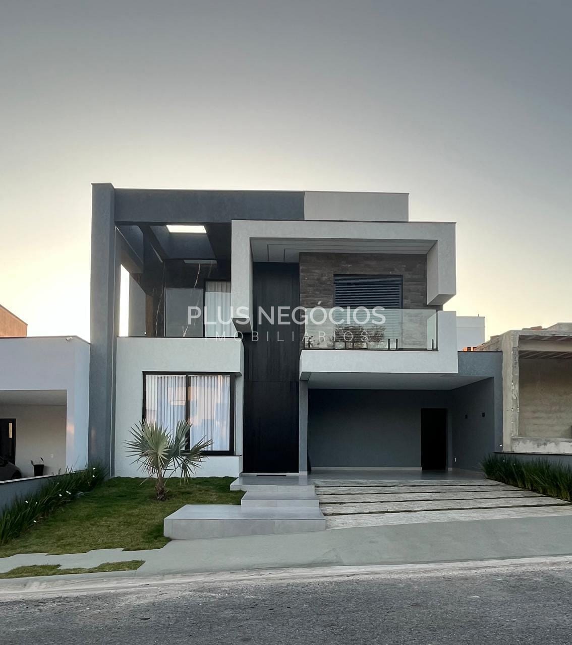 Casa, 3 quartos, 302 m² - Foto 1