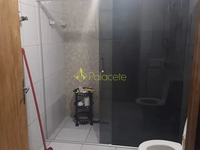 Casa à venda, no bairro Centro em Potim