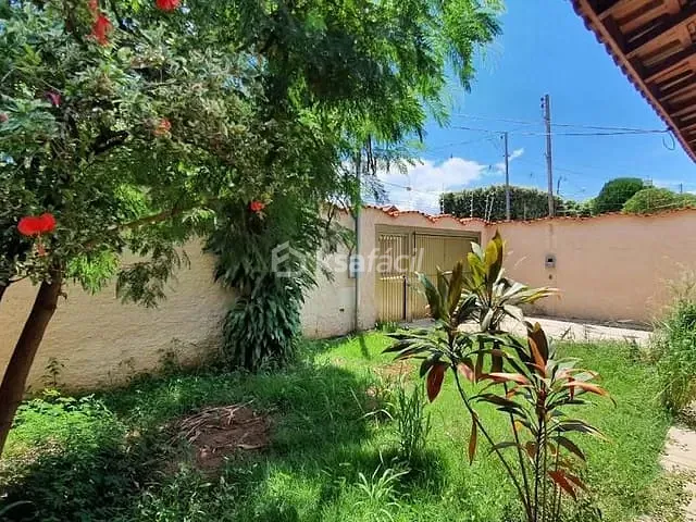 Casa com 360m² 3 quartos e 1 banheiro, à venda, no bairro Recanto dos Pássaros em Campo Grande