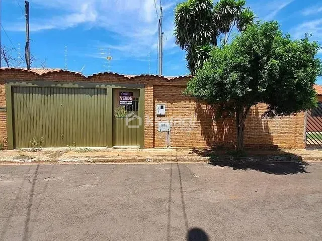 Casa com 360m² 3 quartos e 1 banheiro, à venda, no bairro Recanto dos Pássaros em Campo Grande