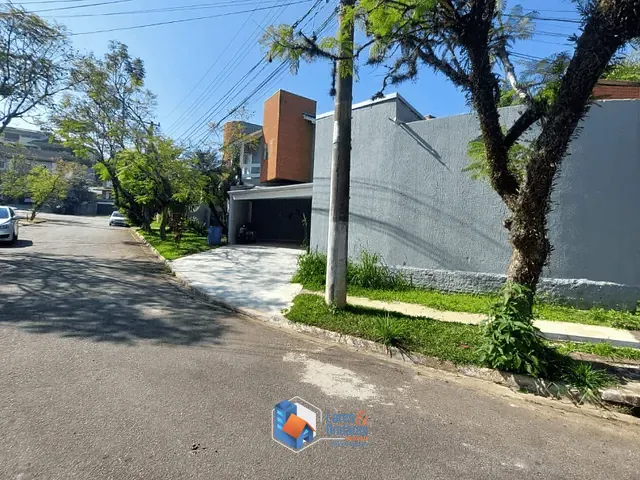 Casa com 597m² 4 quartos e 5 banheiros, à venda, no bairro São Paulo II em Cotia
