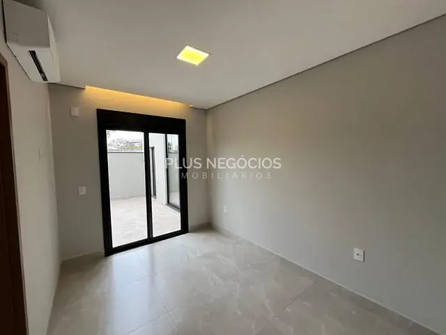Casa com 300m² 3 quartos e 5 banheiros, à venda, no bairro Além Ponte em Sorocaba