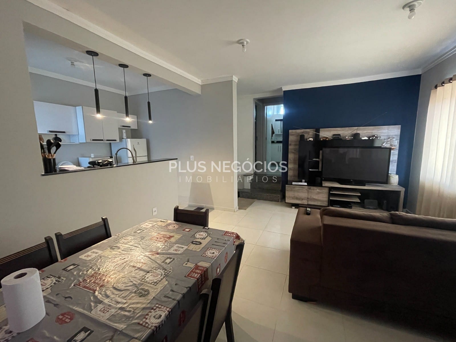 Casa, 4 quartos, 197 m² - Foto 1