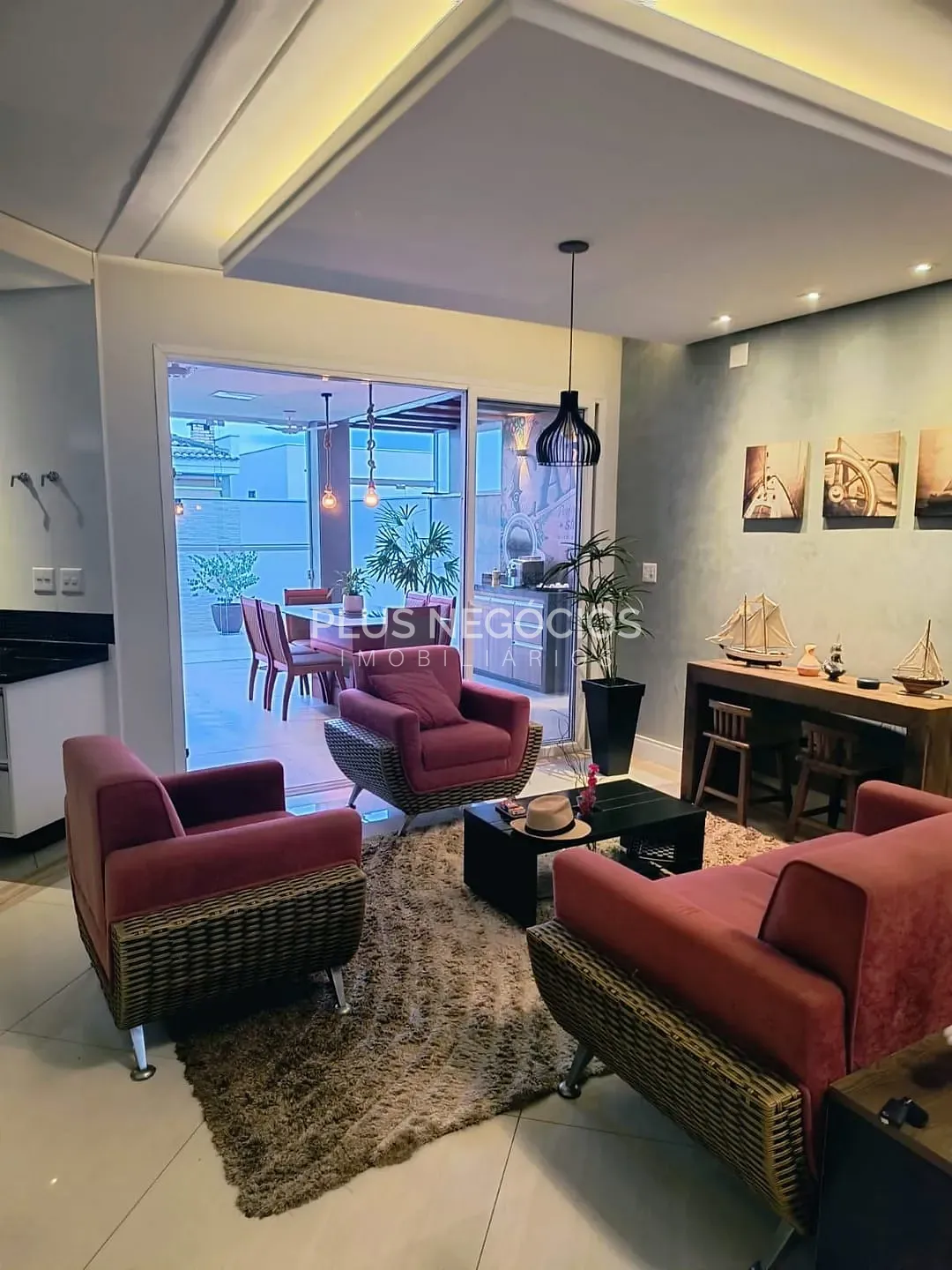 Casa, 3 quartos, 308 m² - Foto 2