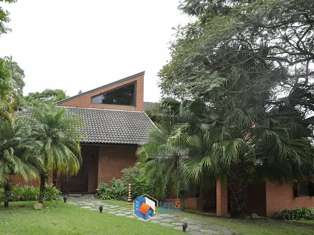Casa com 1009m² 4 quartos e 7 banheiros, à venda, no bairro Jardim do Golf I em Jandira